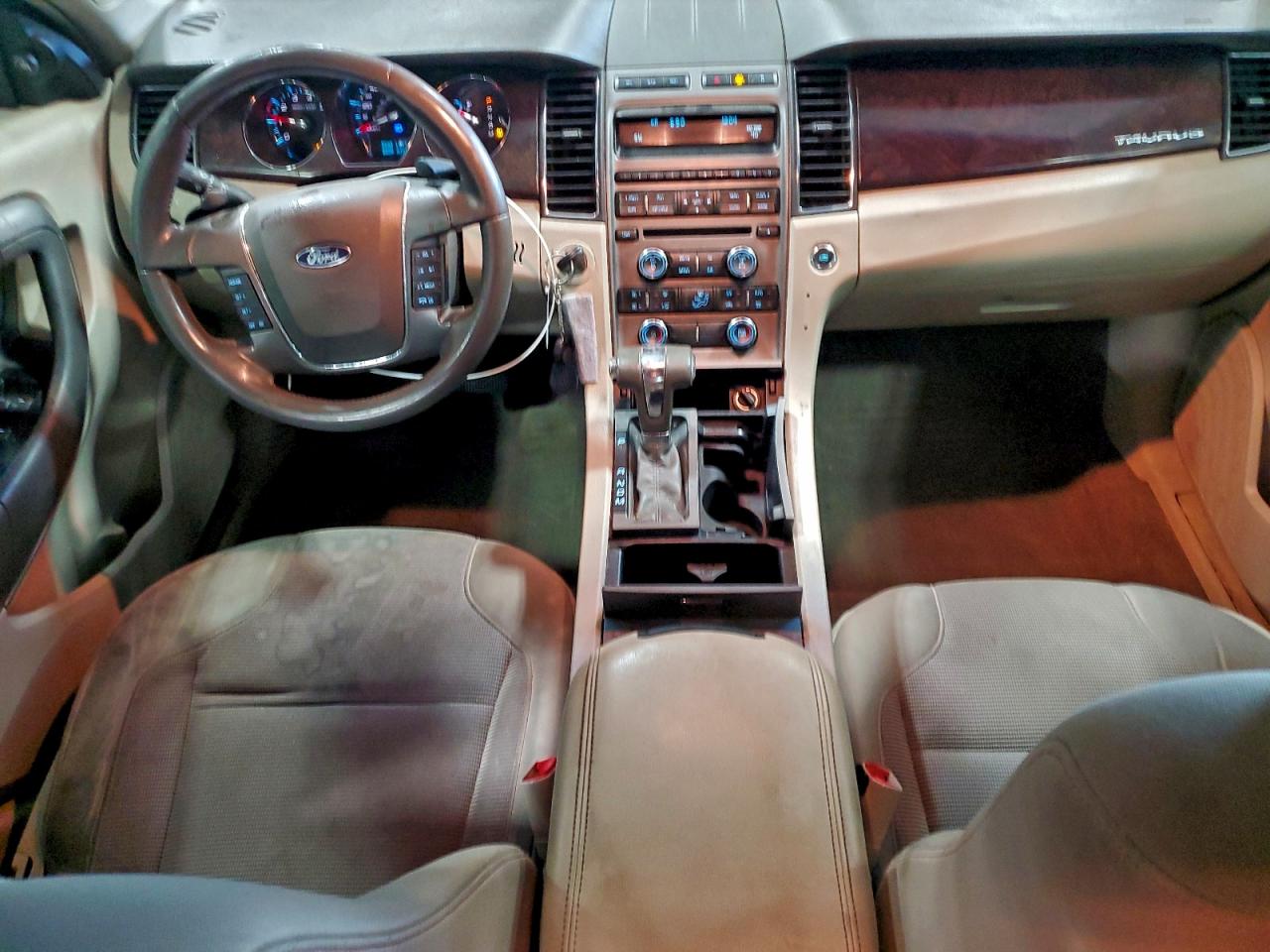 2010 FORD TAURUS SEL photo 8