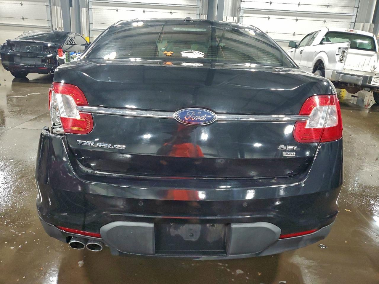 2010 FORD TAURUS SEL photo 6