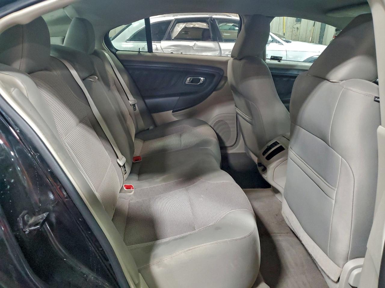2010 FORD TAURUS SEL photo 10