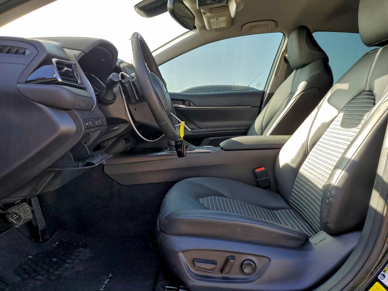 2022 TOYOTA CAMRY SE photo 19