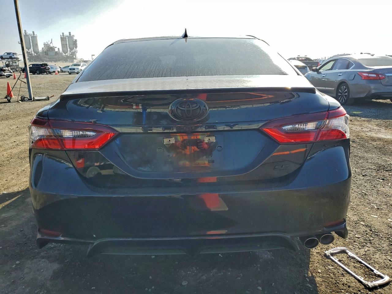 2022 TOYOTA CAMRY SE photo 16