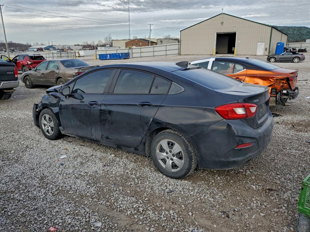 2017 CHEVROLET CRUZE LS photo 4