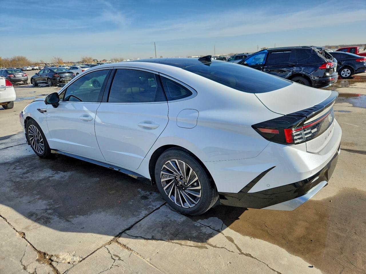 2025 HYUNDAI SONATA HYBRID photo 4