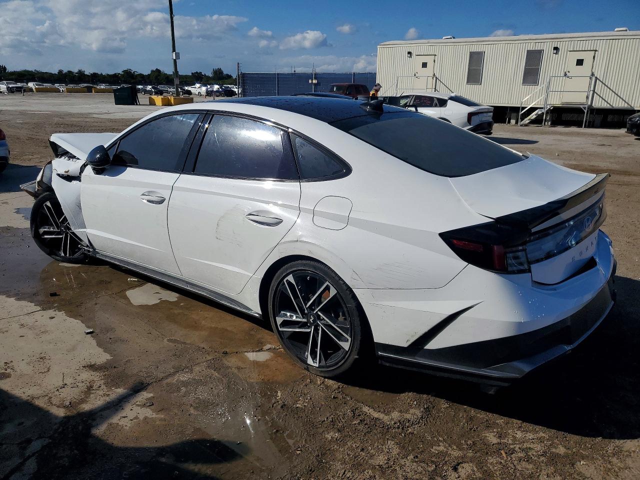 2025 HYUNDAI SONATA N LINE photo 3