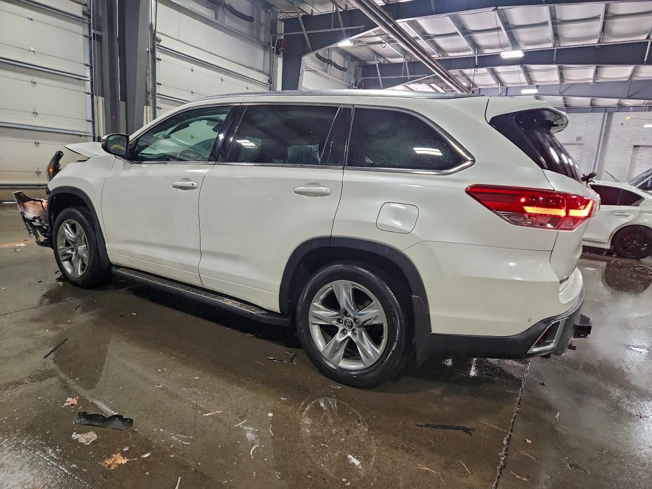 2017 TOYOTA HIGHLANDER LIMITED photo 3