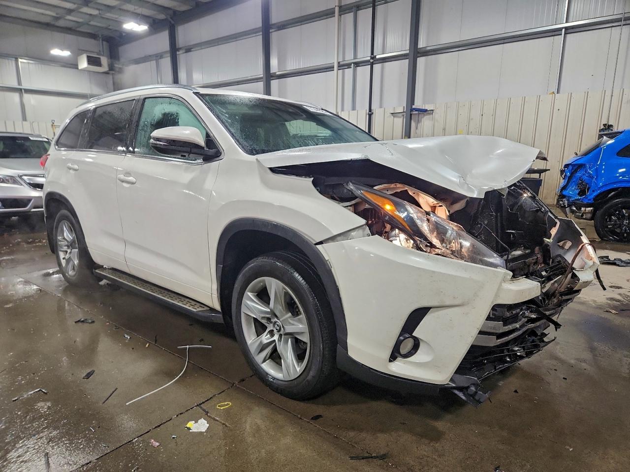 2017 TOYOTA HIGHLANDER LIMITED photo 7