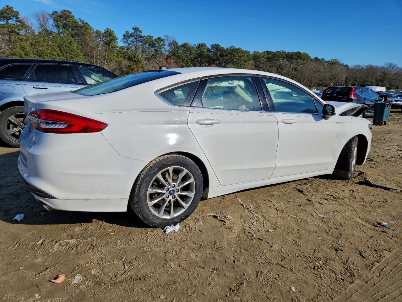 2017 FORD FUSION SE photo 5