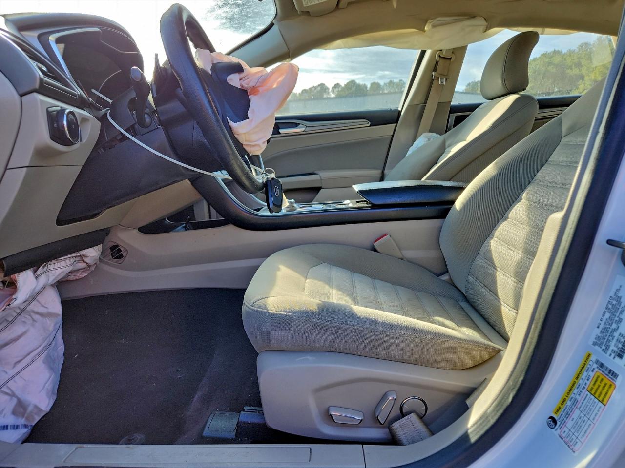 2017 FORD FUSION SE photo 13