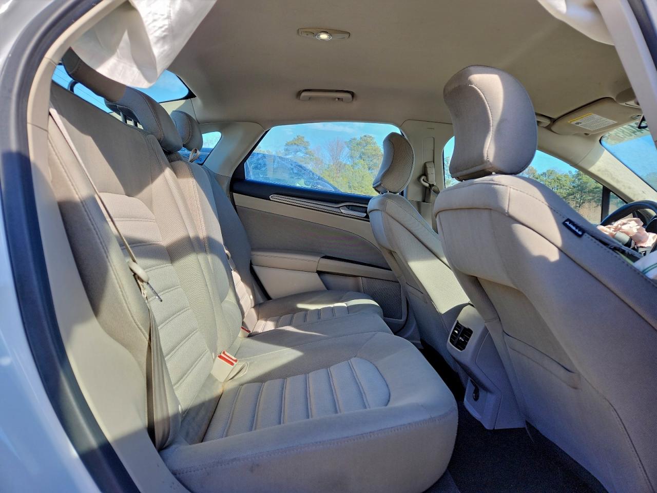2017 FORD FUSION SE photo 19