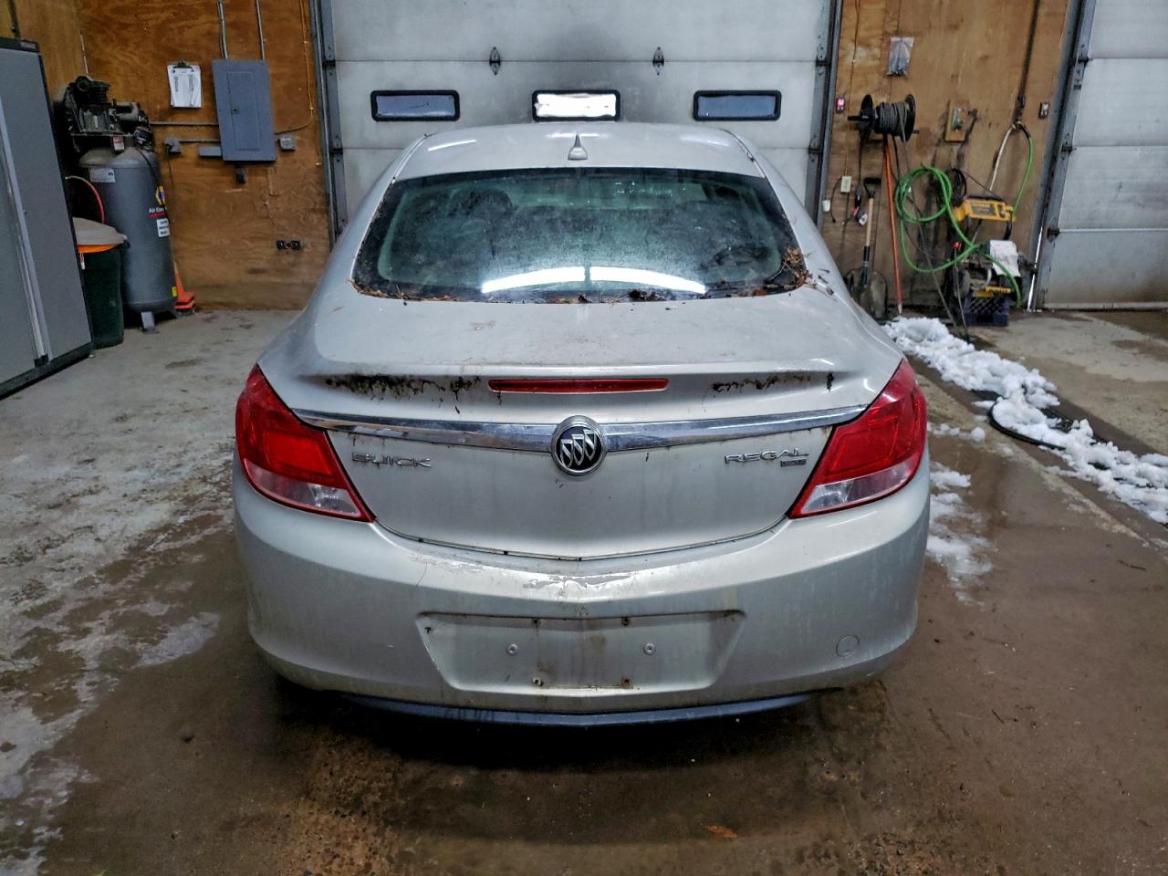 2011 BUICK REGAL CXL photo 16