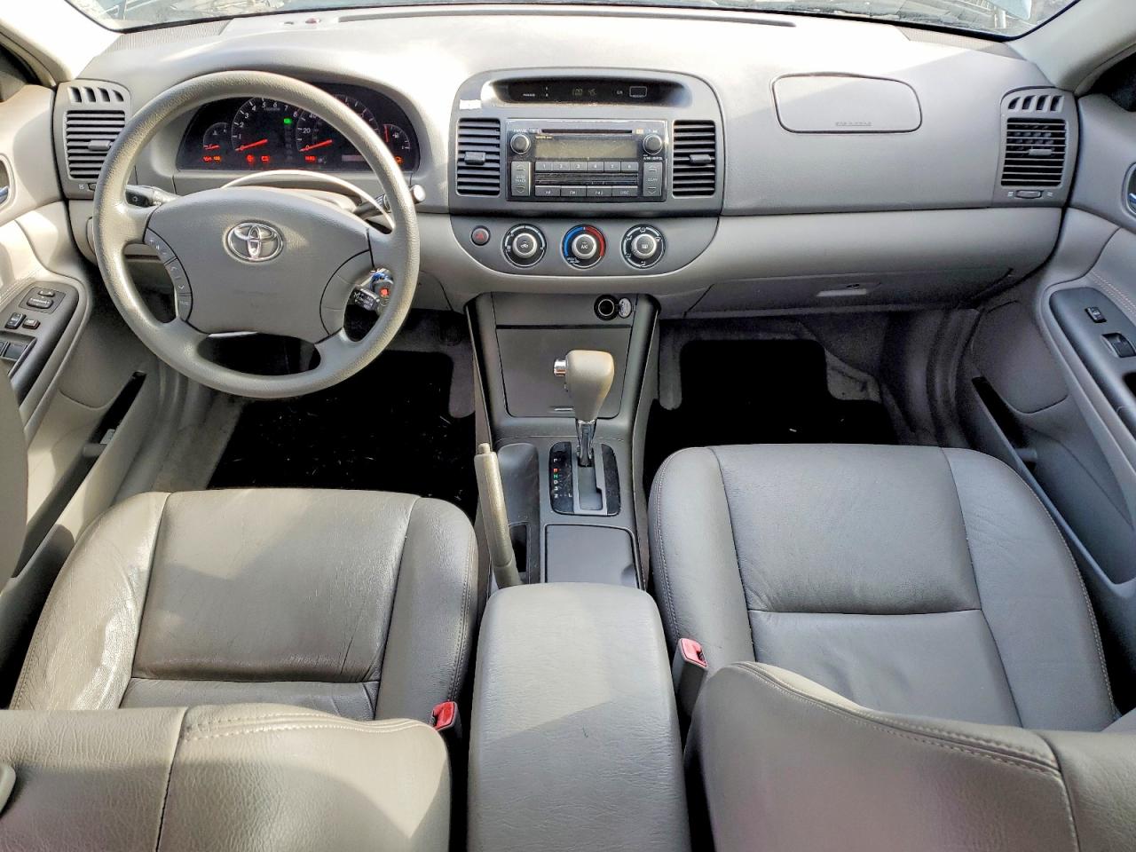 2005 TOYOTA CAMRY LE photo 8