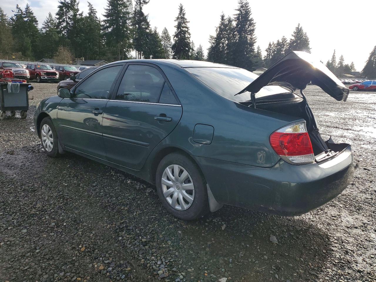 2005 TOYOTA CAMRY LE photo 2