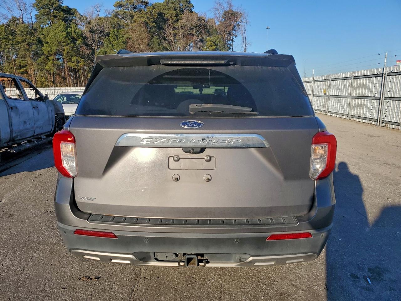 2021 FORD EXPLORER XLT photo 6