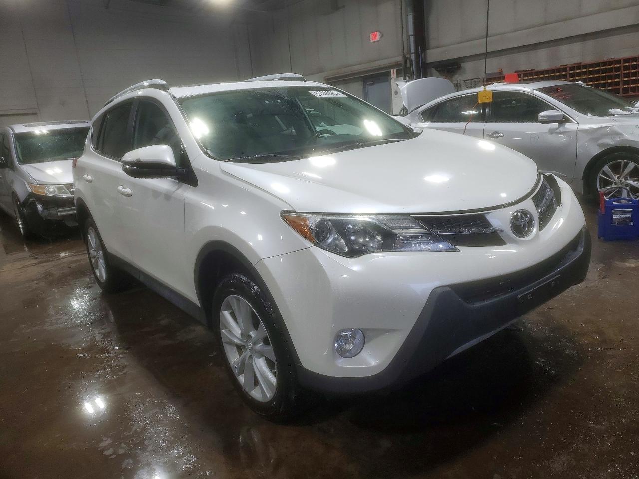 2013 TOYOTA RAV4 LIMITED photo 4
