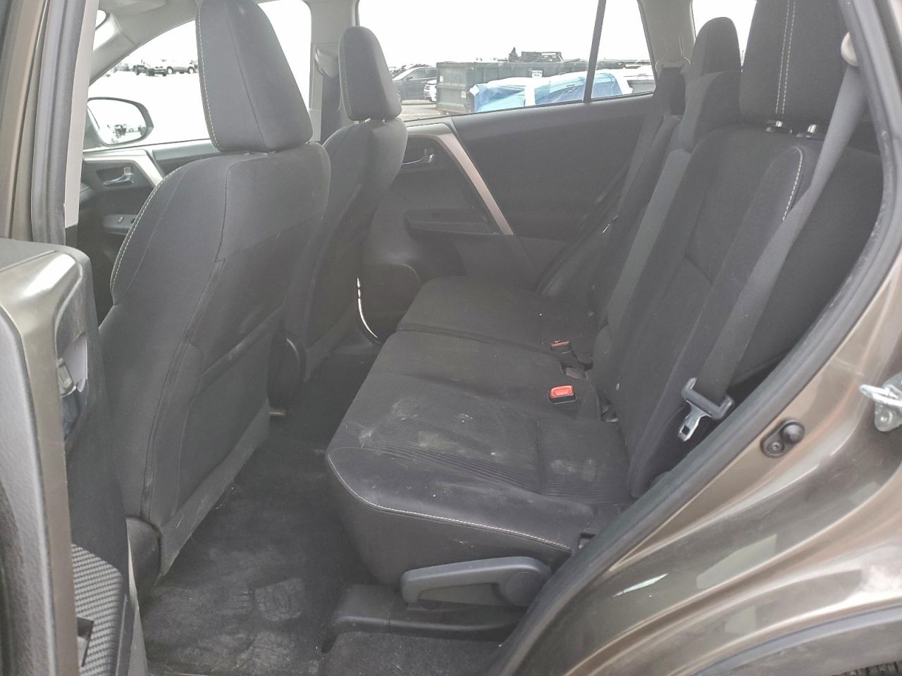 2014 TOYOTA RAV4 XLE photo 11