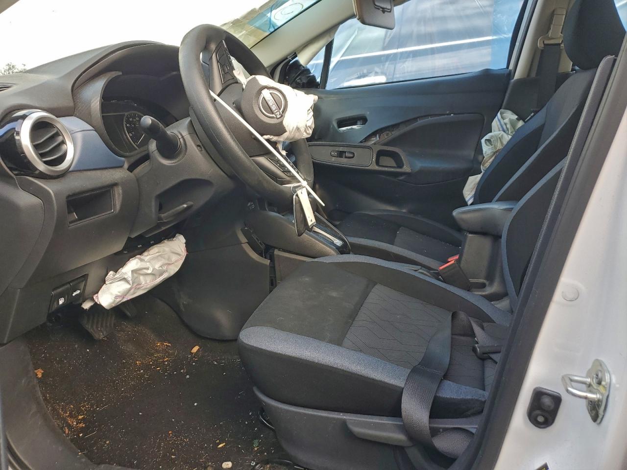 2024 NISSAN VERSA SV photo 7