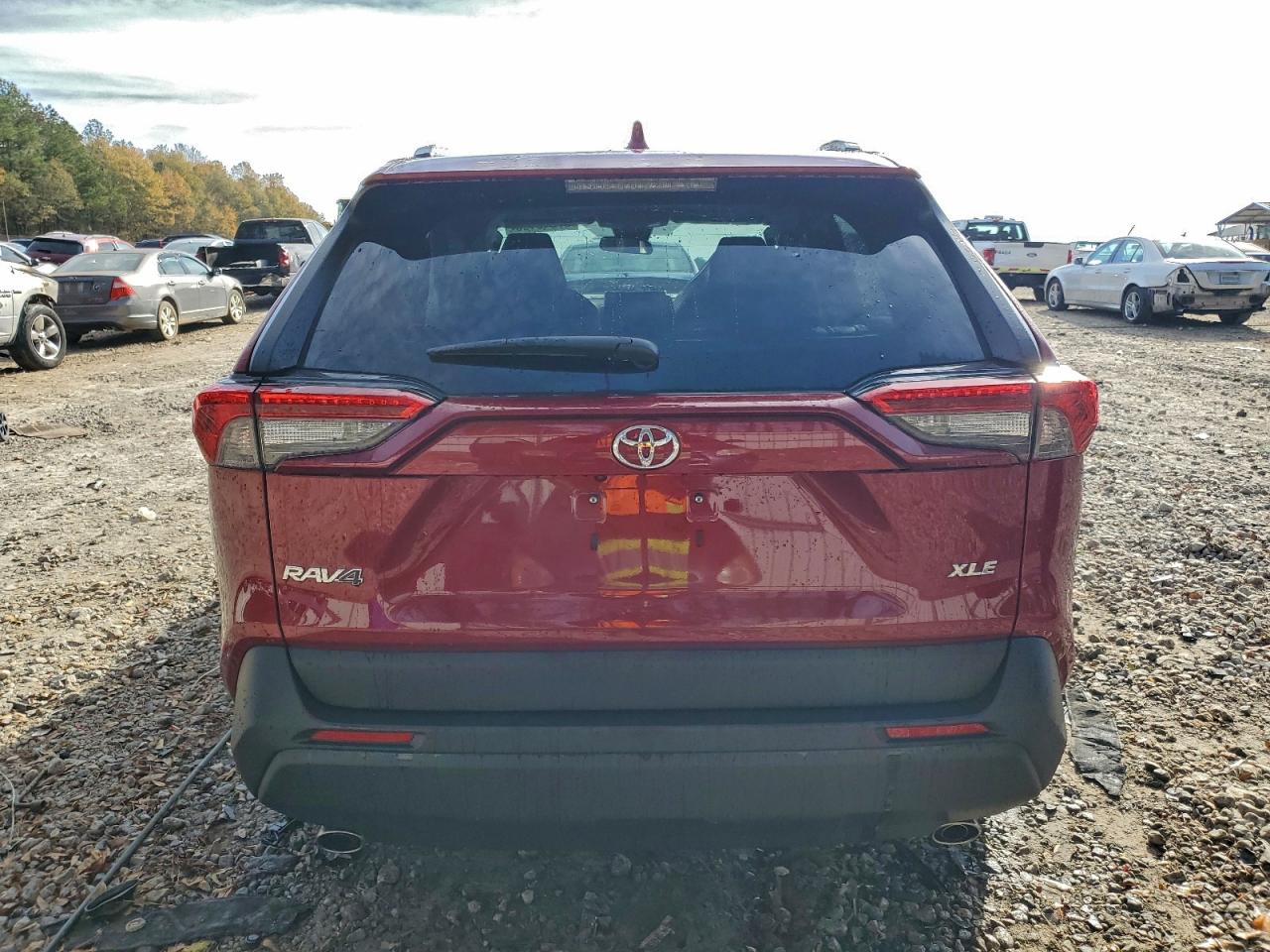 2025 TOYOTA RAV4 XLE photo 6