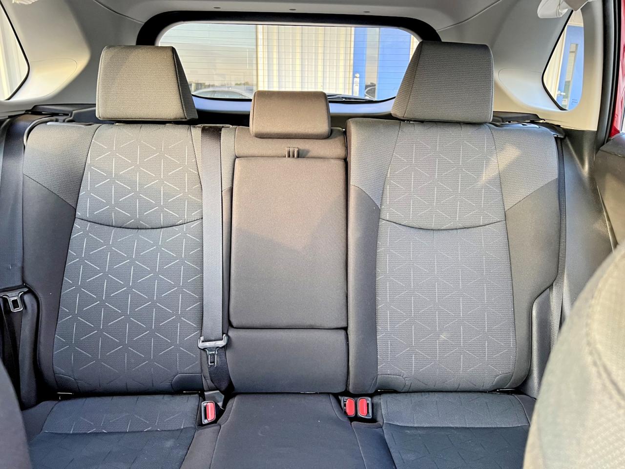 2025 TOYOTA RAV4 XLE photo 10