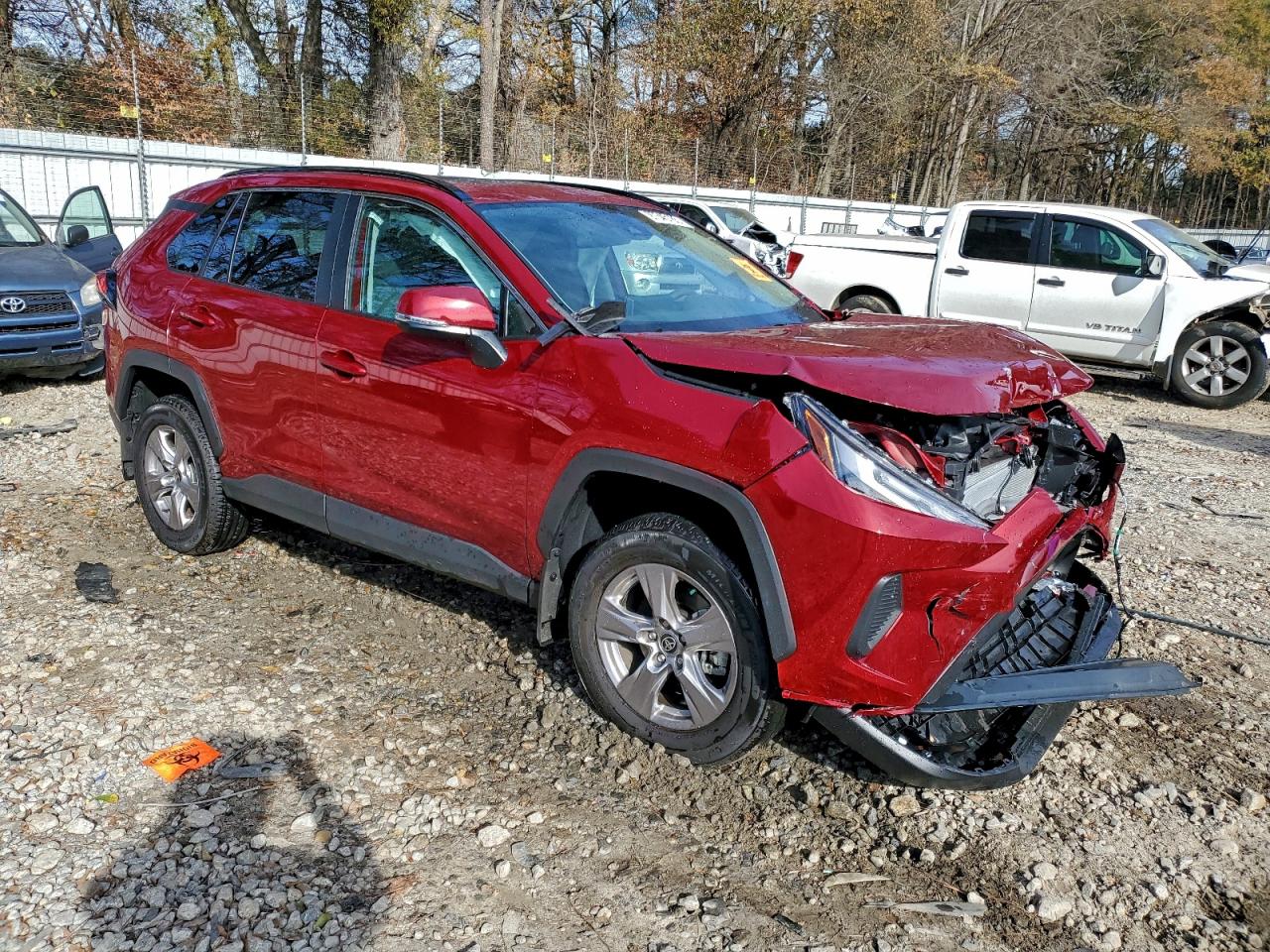 2025 TOYOTA RAV4 XLE photo 4