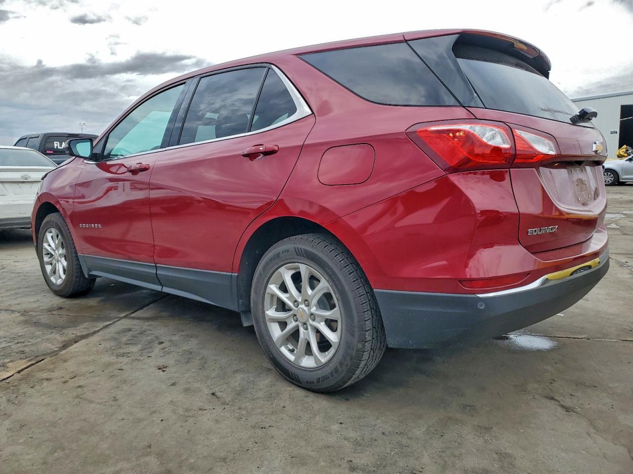 2018 CHEVROLET EQUINOX LT photo 2
