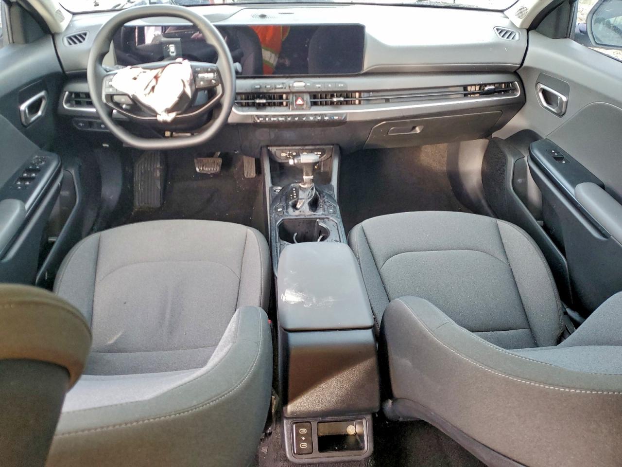 2025 KIA K4 LX photo 8
