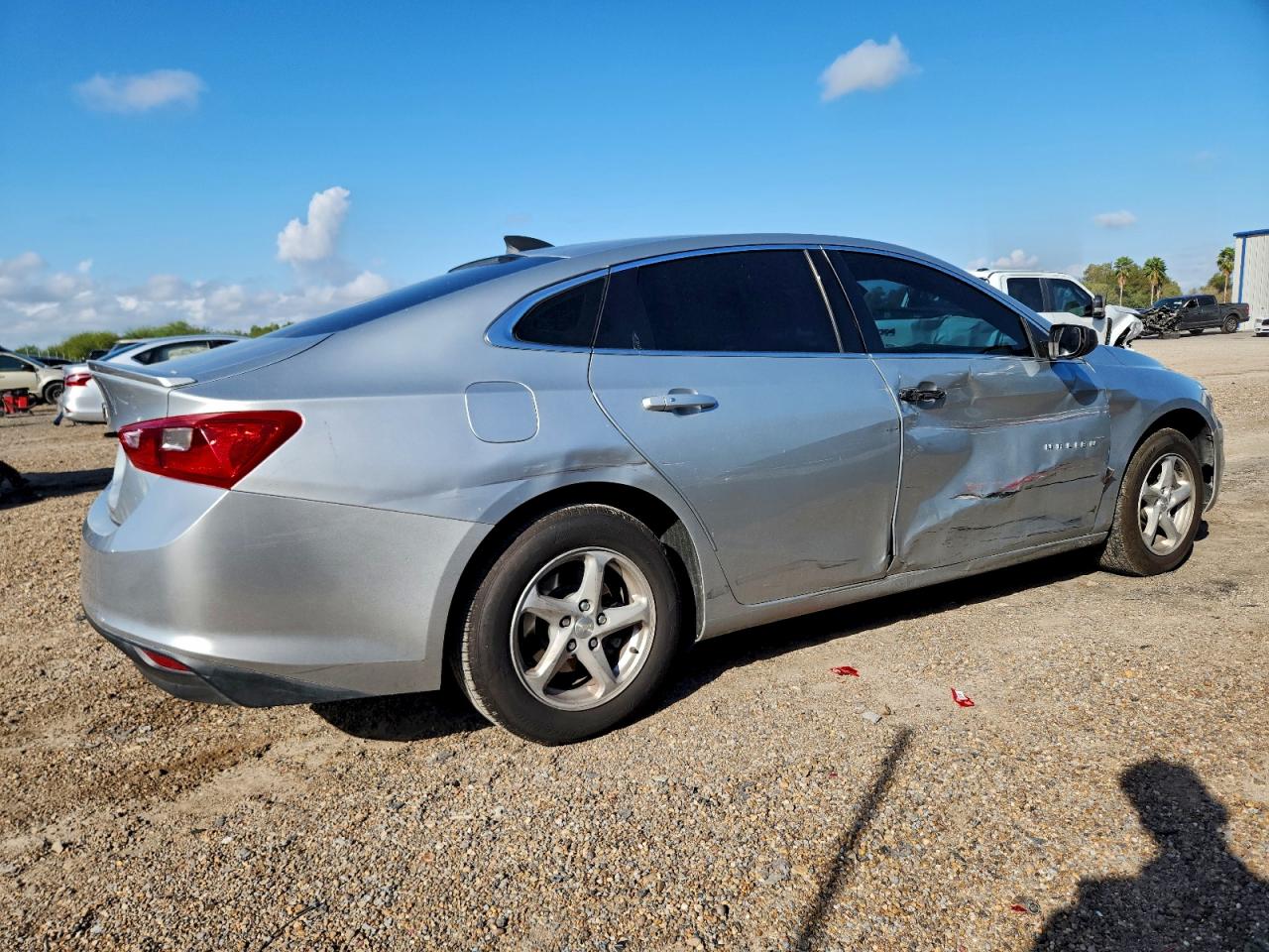 2017 CHEVROLET MALIBU LS photo 3
