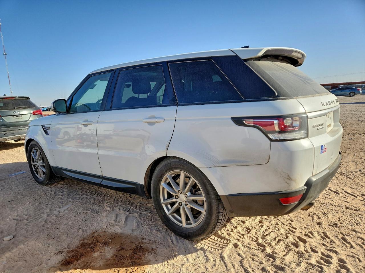 2017 LAND ROVER RANGE ROVER SPORT SE photo 3