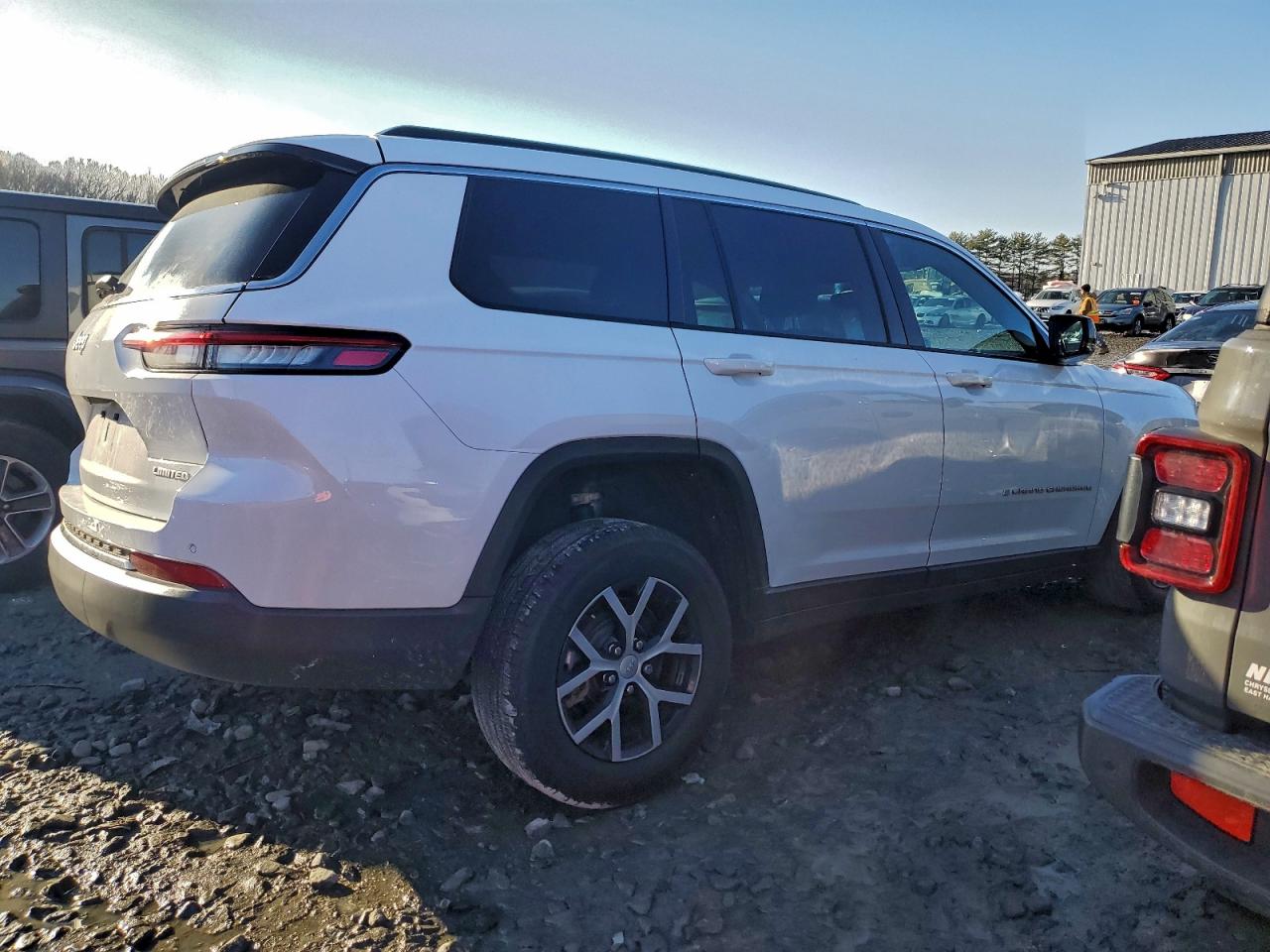 2024 JEEP GRAND CHEROKEE L LIMITED photo 3