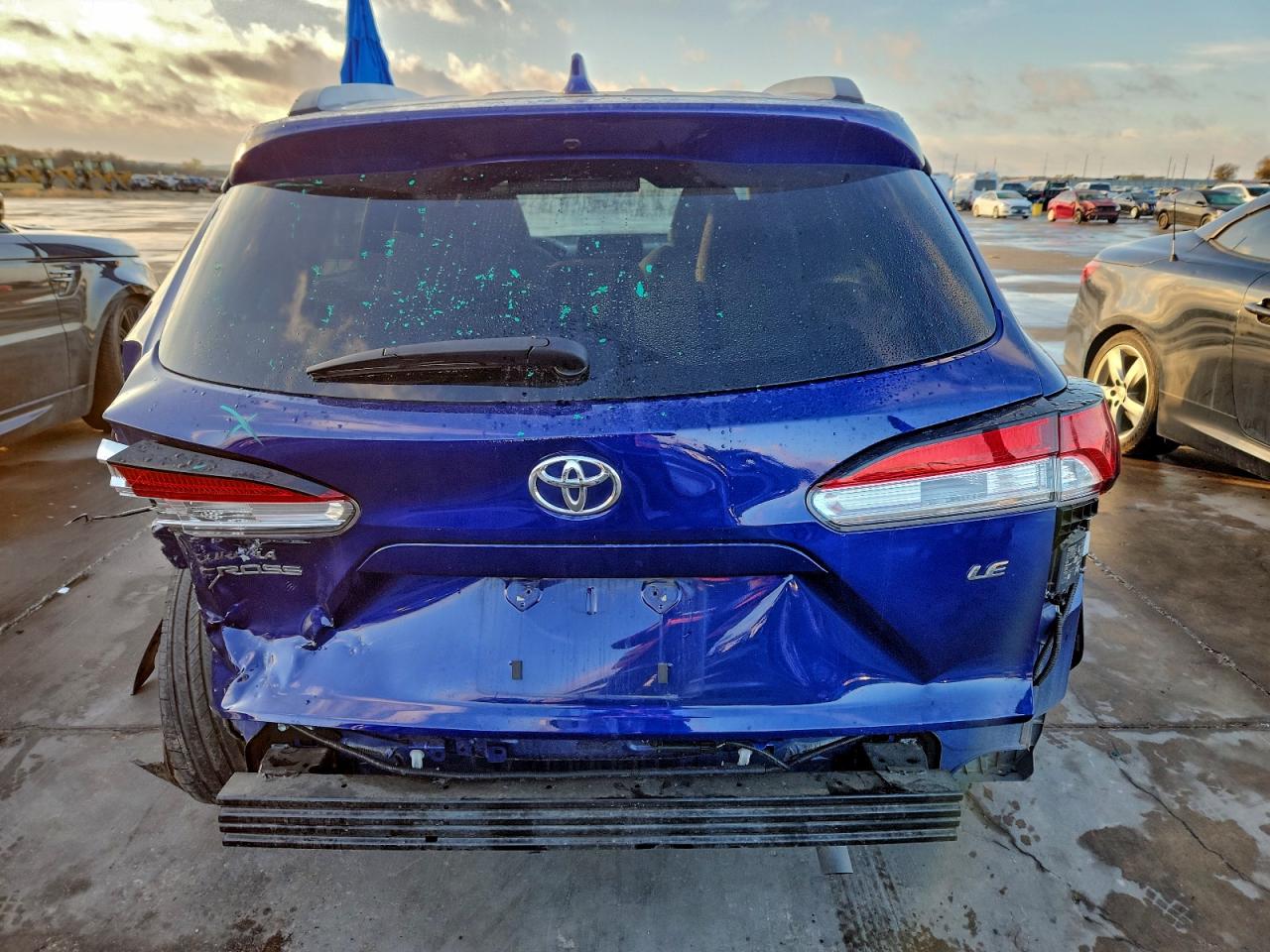 2022 TOYOTA COROLLA CROSS LE photo 6