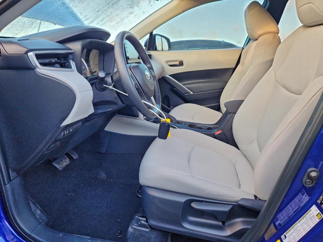 2022 TOYOTA COROLLA CROSS LE photo 7