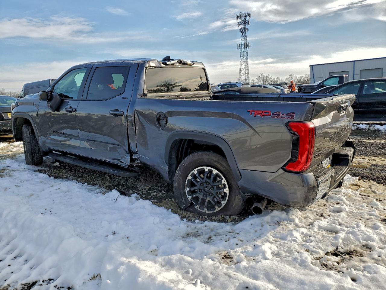 2024 TOYOTA TUNDRA CREWMAX SR5 photo 3