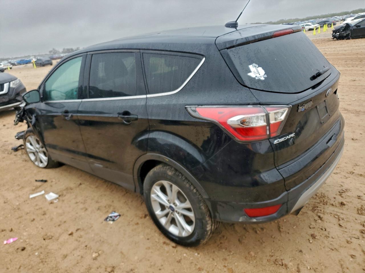 2017 FORD ESCAPE SE photo 4