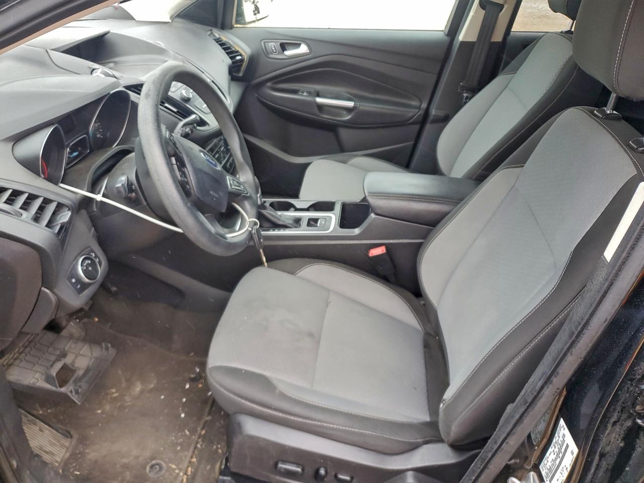 2017 FORD ESCAPE SE photo 19