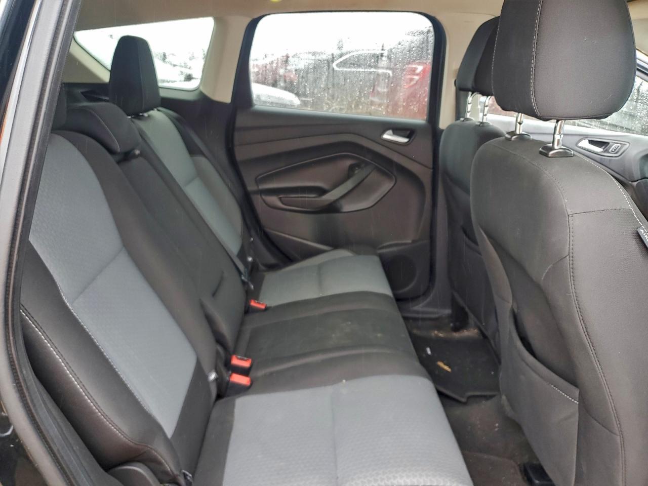 2017 FORD ESCAPE SE photo 28