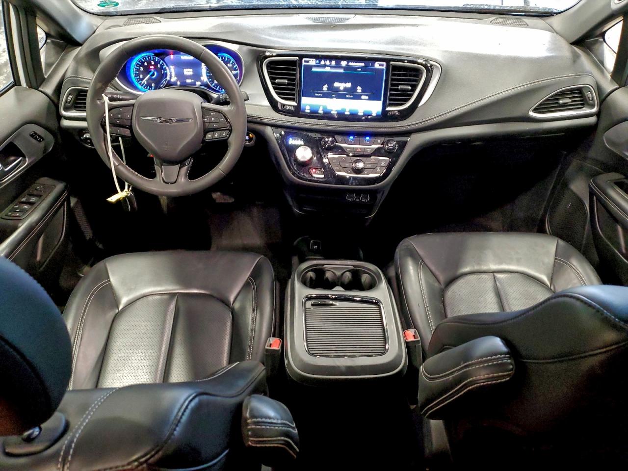 2023 CHRYSLER PACIFICA TOURING L photo 8