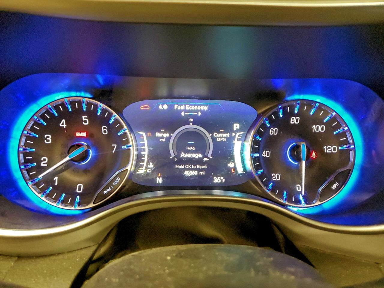 2023 CHRYSLER PACIFICA TOURING L photo 9