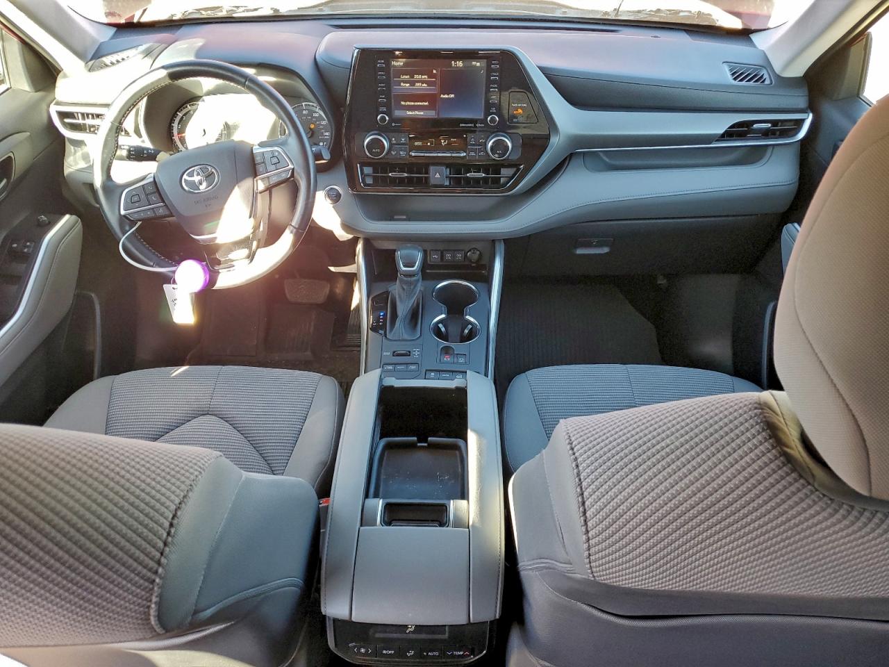 2021 TOYOTA HIGHLANDER L photo 22