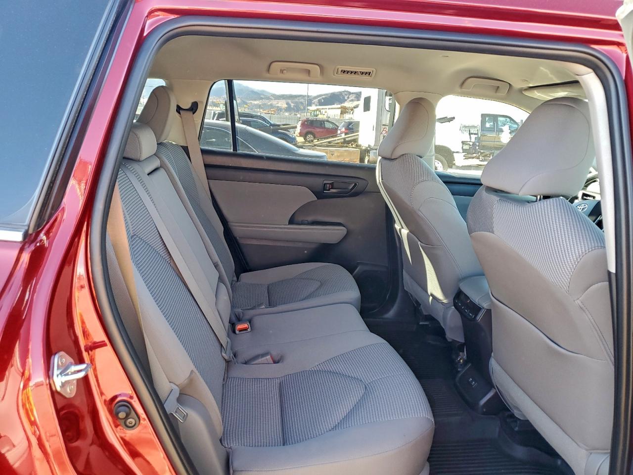 2021 TOYOTA HIGHLANDER L photo 31