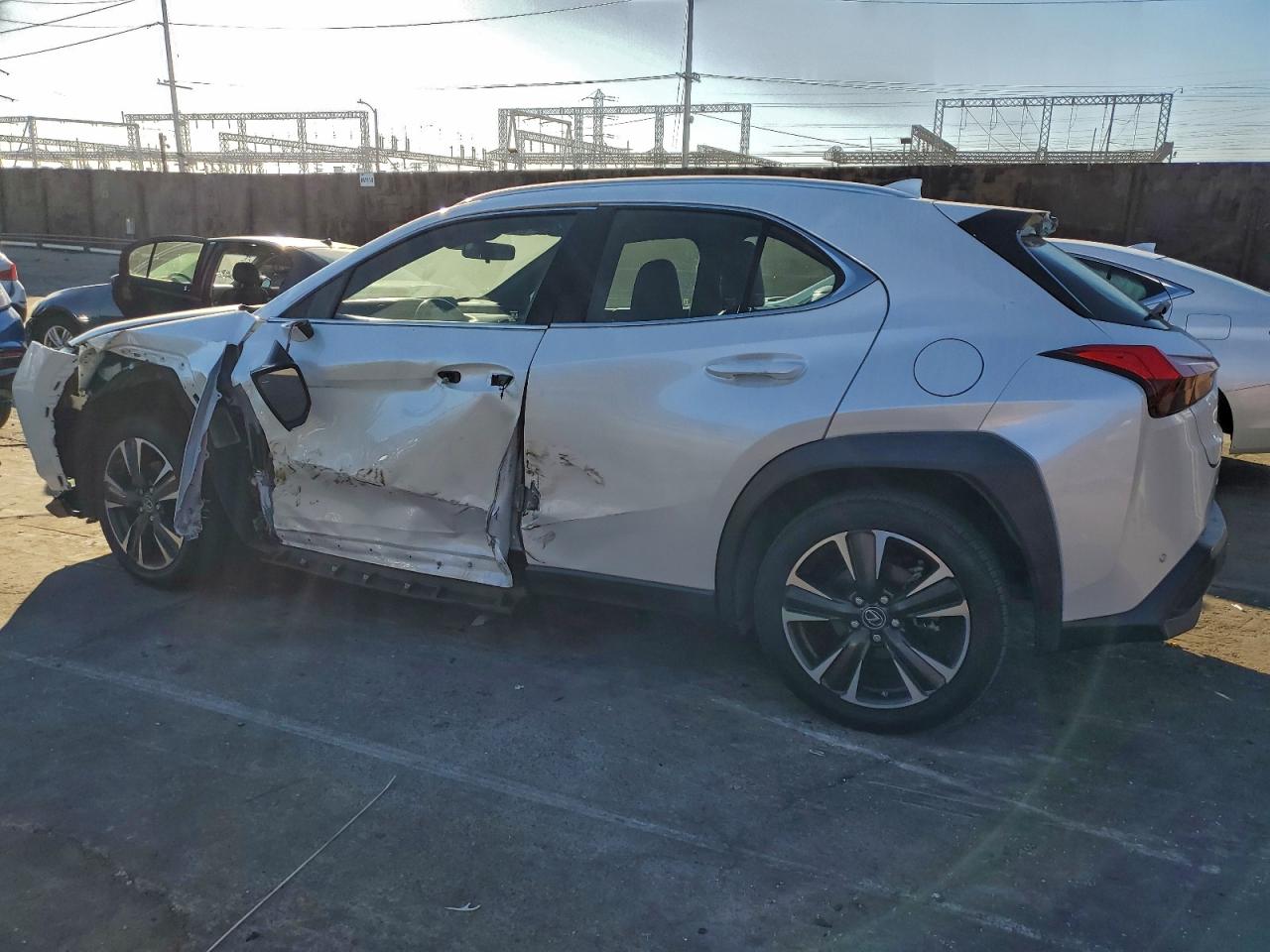 2021 LEXUS UX 200 photo 2