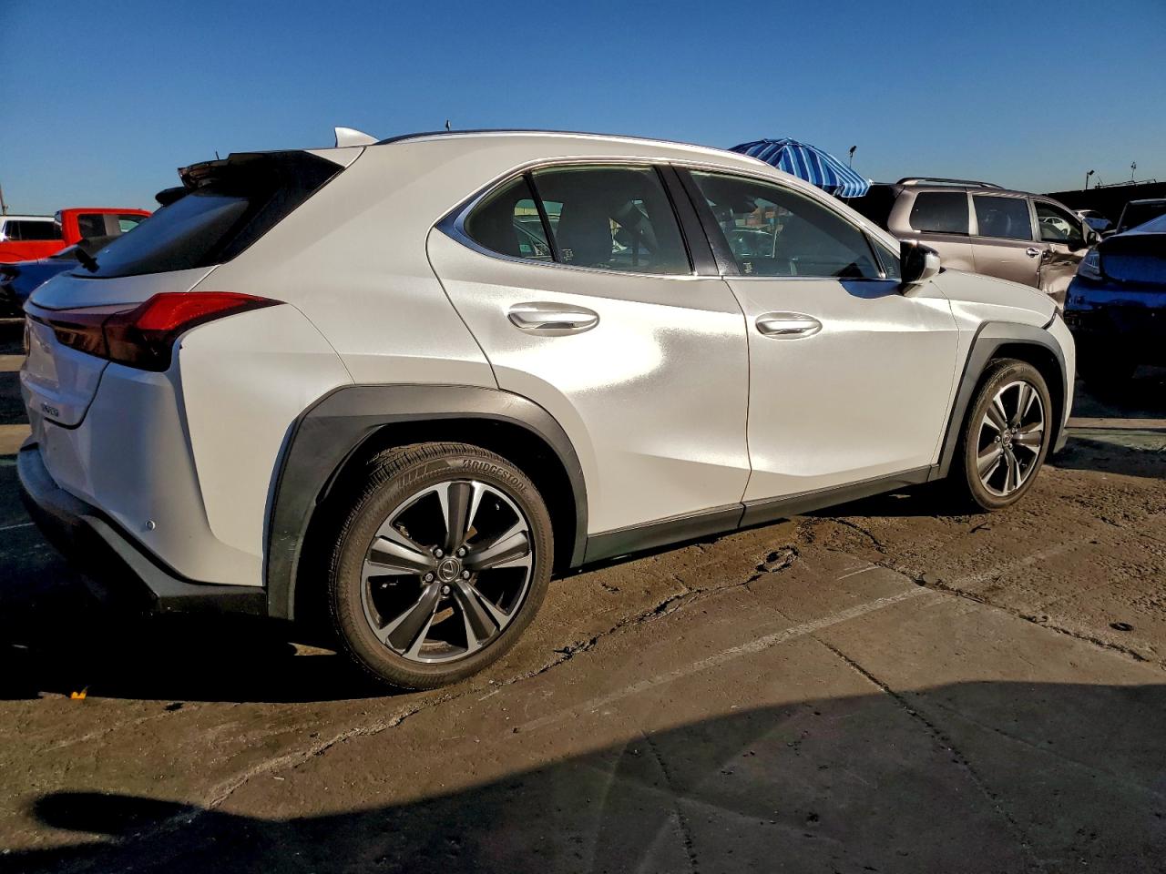2021 LEXUS UX 200 photo 3