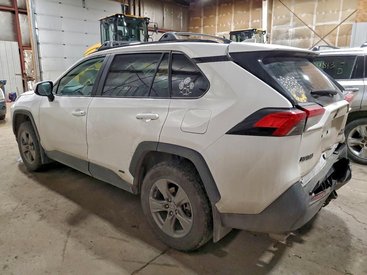 2022 TOYOTA RAV4 XLE photo 4