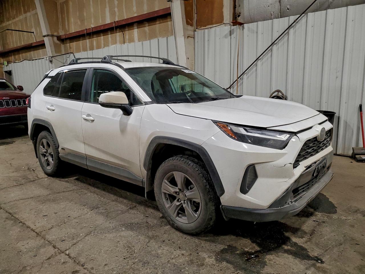 2022 TOYOTA RAV4 XLE photo 10