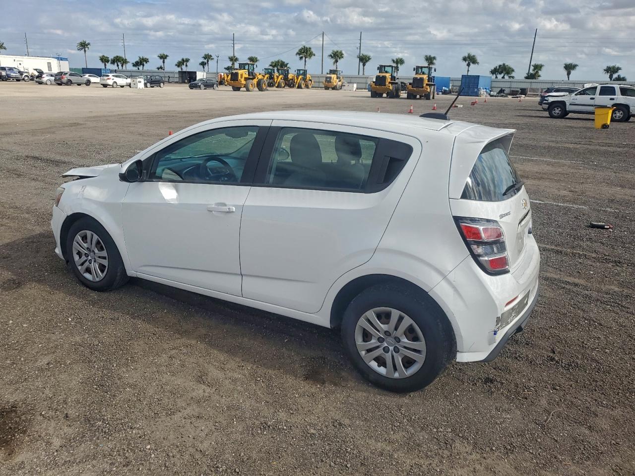 2017 CHEVROLET SONIC photo 2