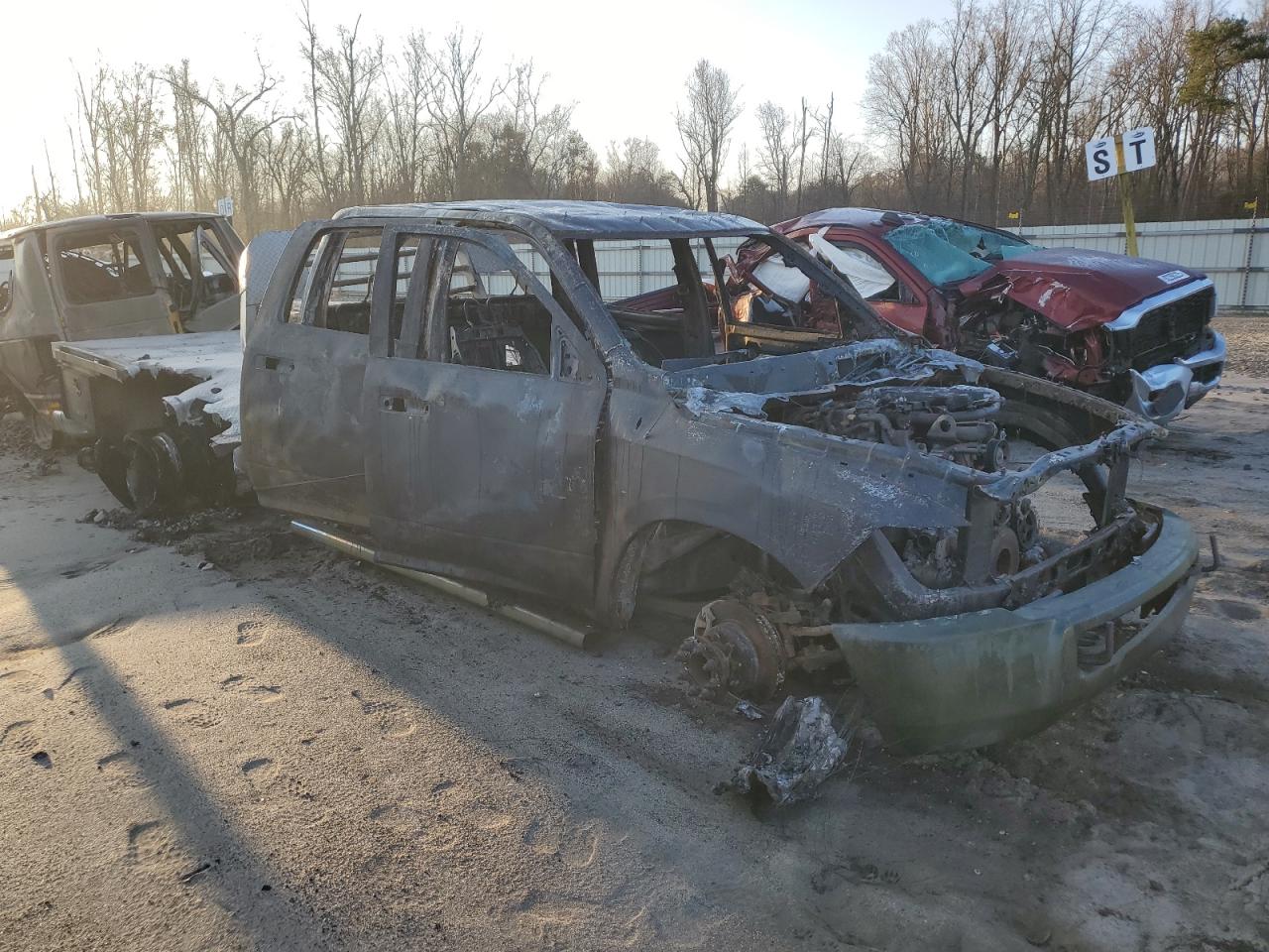 2018 RAM 3500 SLT CREW CAB 4W photo 4