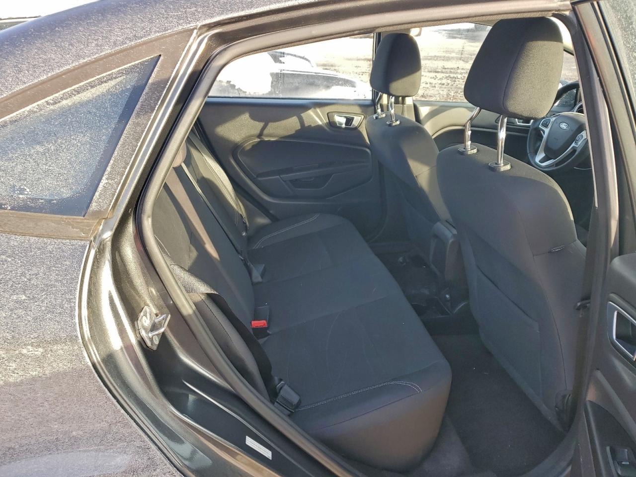 2016 FORD FIESTA SE photo 10