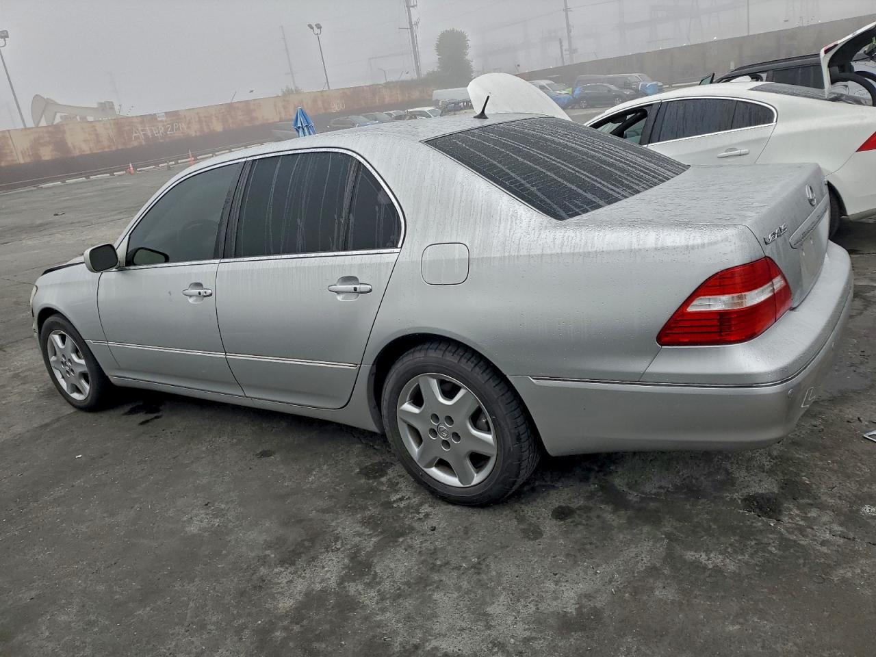 2004 LEXUS LS 430 photo 2