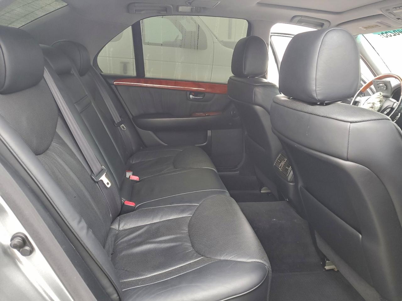 2004 LEXUS LS 430 photo 10