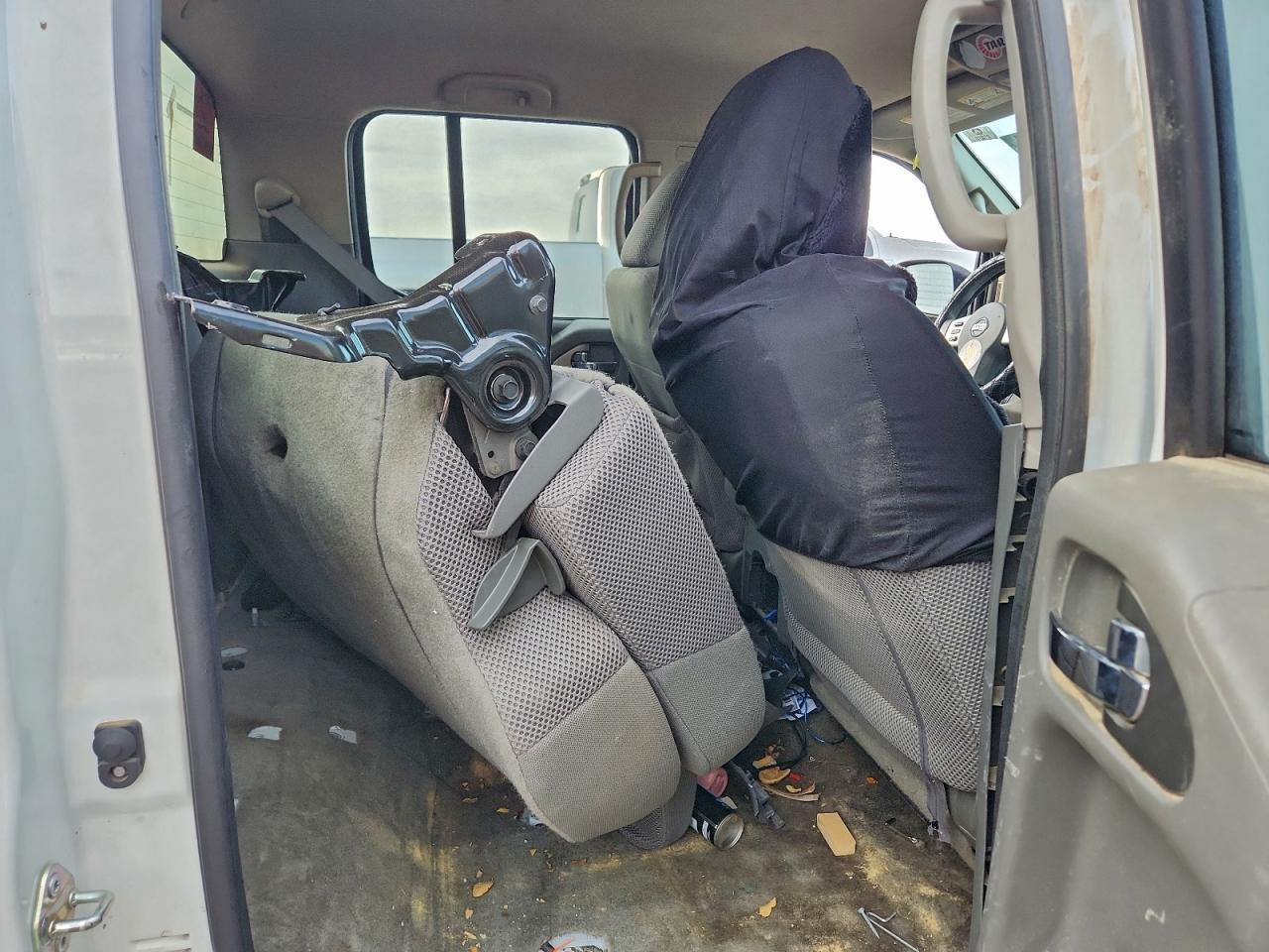 2017 NISSAN FRONTIER S photo 28
