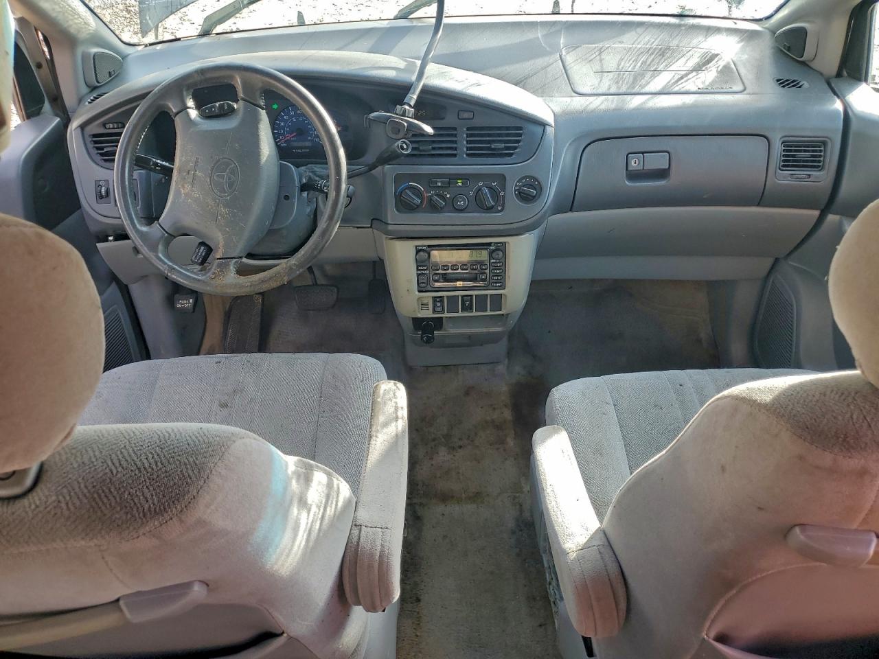 2003 TOYOTA SIENNA LE photo 15