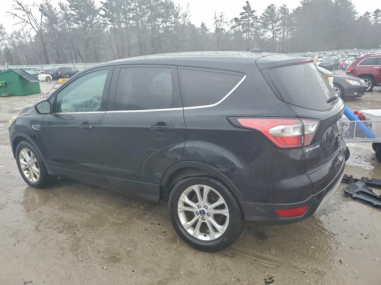 2017 FORD ESCAPE SE photo 2